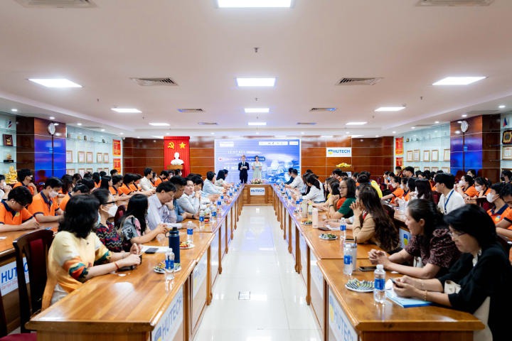 Sự kiện diễn ra tại Saigon Campus với sự tham gia của lãnh đạo HUTECH, lãnh đạo Khoa và TCBD
